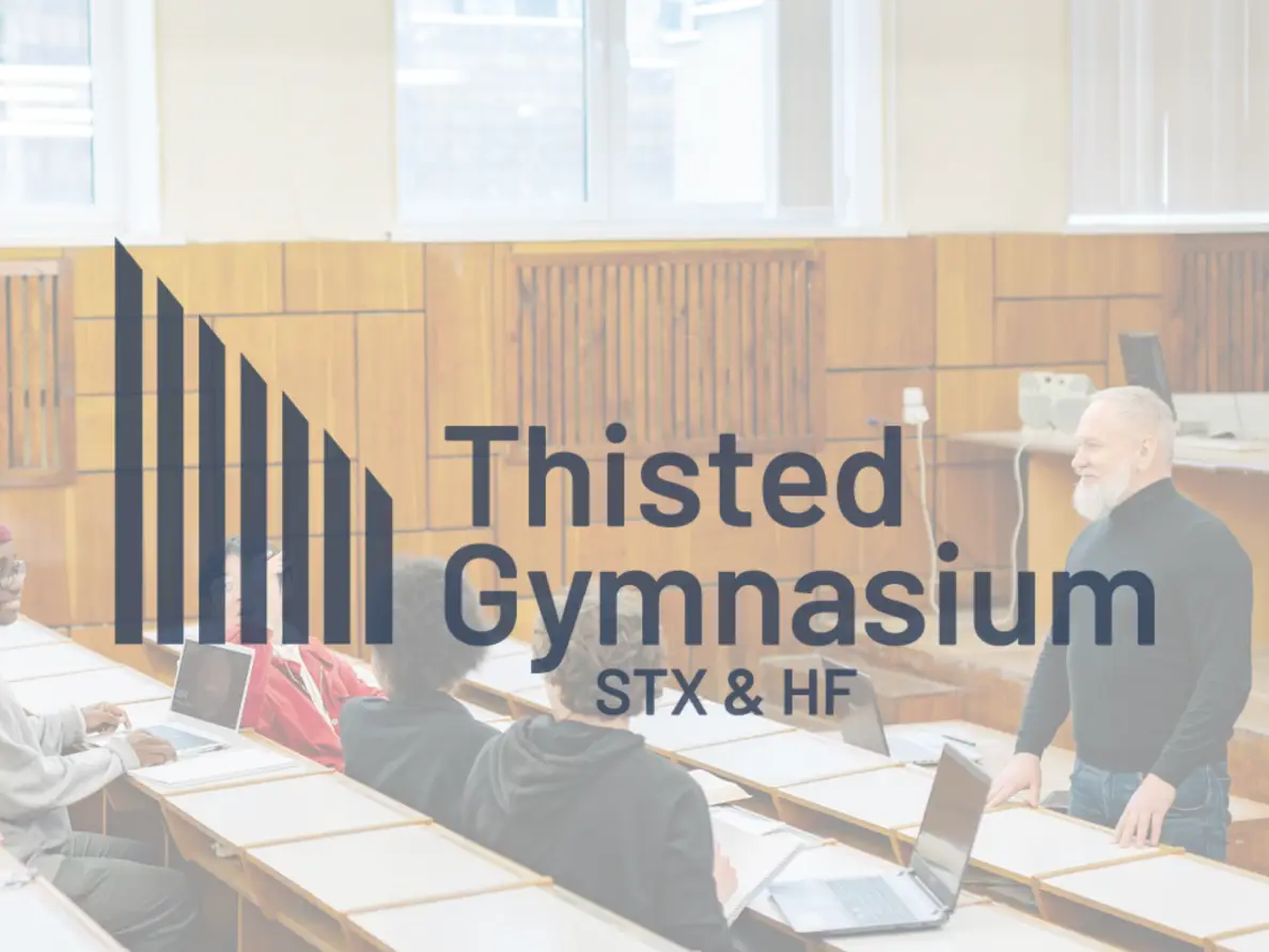 Thisted Gymnasium med elever i et undervisningslokale